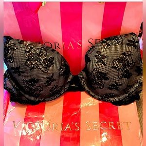Victoria’s Secret Biofit bra in pre owned condition.